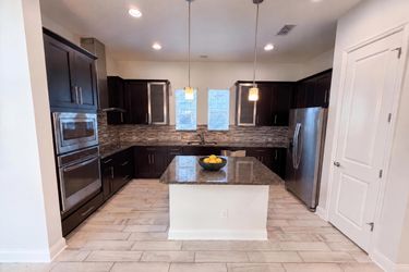 Photo 2 of 32 of 7797 Laureate Blvd, Orlando, FL