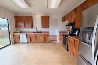 Photo 2 of 19 of 8506 Sunset Canyon Dr, Temple, TX
