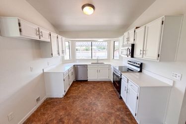 Photo 2 of 18 of 5840 N Belbrook Dr, Tucson, AZ