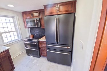Photo 2 of 19 of 1026 Forbes St, East Hartford, CT