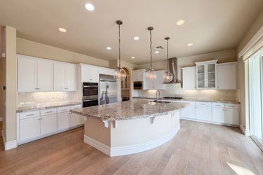 Photo 2 of 36 of 5601 Lakepointe Dr, Rocklin, CA