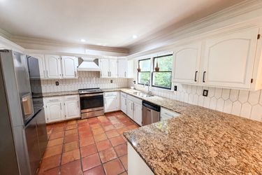 Photo 2 of 28 of 644 Laurel Wood Dr SW, Marietta, GA