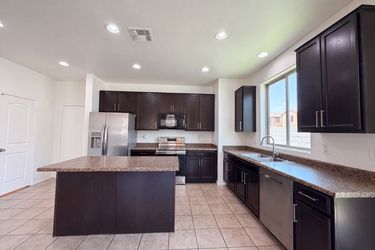 Photo 2 of 27 of 7730 W Giles Rd, Phoenix, AZ