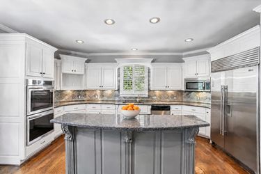 Photo 2 of 67 of 700 Leeds Garden Ter, Alpharetta, GA