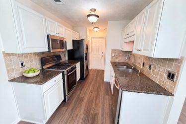 Photo 2 of 21 of 13331 Harpley Ct, Alpharetta, GA