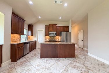 Photo 2 of 20 of 4309 Gleneagles Dr, Mansfield, TX