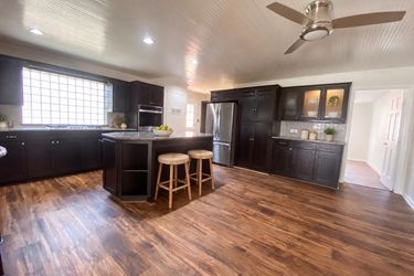 Photo 2 of 35 of 1607 Timberline Dr, Henderson, TX