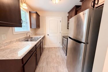 Photo 2 of 19 of 741 Inver Ln, Clarksville, TN