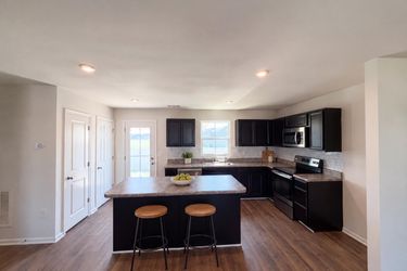 Photo 2 of 20 of 949 Blue Ash Way, Christiana, TN