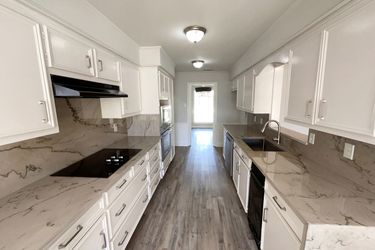 Photo 2 of 19 of 2800 N Surrey Dr, Carrollton, TX