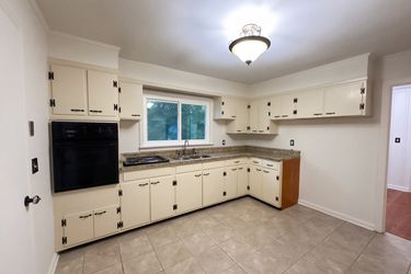 Photo 2 of 12 of 718 S Lovell Ave, Chattanooga, TN