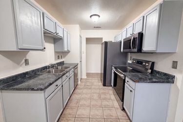 Photo 2 of 17 of 2708 Timberline Dr, Killeen, TX
