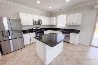 Photo 2 of 41 of 29495 Glenhurst Cir, Menifee, CA