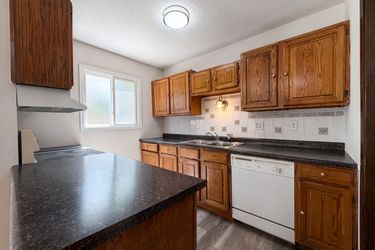 Photo 2 of 21 of 13637 Heather Hills Dr, Burnsville, MN