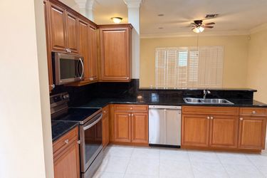 Photo 2 of 30 of 424 NW Dover Ct, Port Saint Lucie, FL