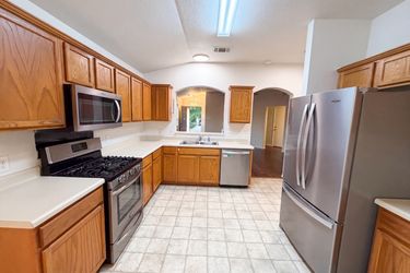 Photo 2 of 17 of 1107 Burgess Dr, Leander, TX