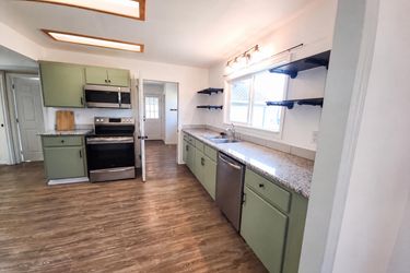 Photo 2 of 22 of 93291 Prairie Rd, Junction City, OR
