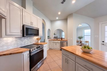 Photo 2 of 21 of 2961 Salado Trl, Fort Worth, TX