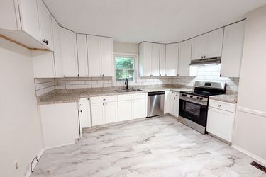 Photo 2 of 20 of 1007 Normandale Dr, Bessemer, AL