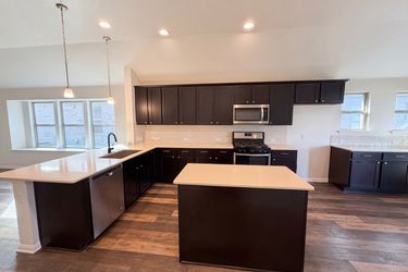 Photo 2 of 19 of 543 Tanda Ln, Hutto, TX