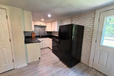 Photo 2 of 14 of 9306 Wilson Blvd, Columbia, SC