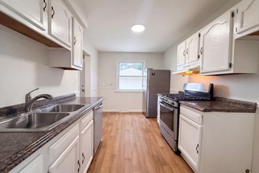 Photo 2 of 40 of 24346 Lehigh St, Dearborn Heights, MI