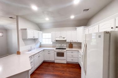 Photo 2 of 22 of 2106 Geneva St, Castroville, TX