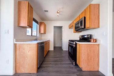 Photo 2 of 17 of 4818 Lone Grove Dr, Las Vegas, NV