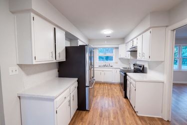 Photo 2 of 19 of 1524 Mt Holly Huntersville Rd, Charlotte, NC