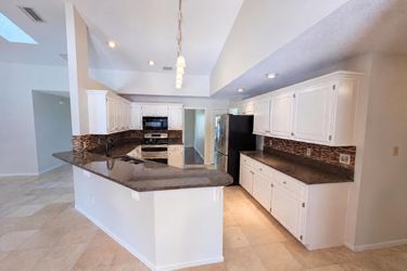 Photo 2 of 20 of 3339 Paisley Cir, Orlando, FL