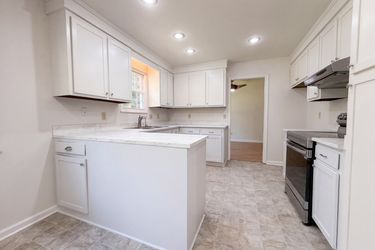 Photo 2 of 20 of 114 Blake Dr, Summerville, SC
