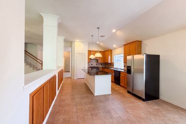 Photo 2 of 24 of 5307 Chatham Hill Ln, Houston, TX