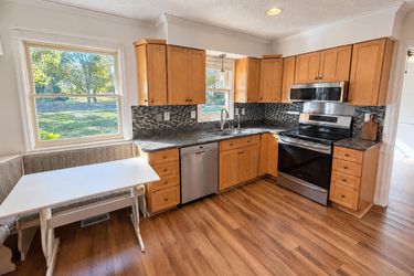 Photo 2 of 22 of 348 Haldale Dr, Carmel, IN