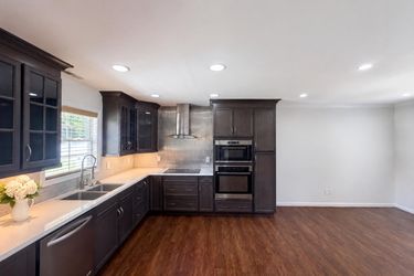 Photo 2 of 17 of 2 Cabot Ct, Greensboro, NC