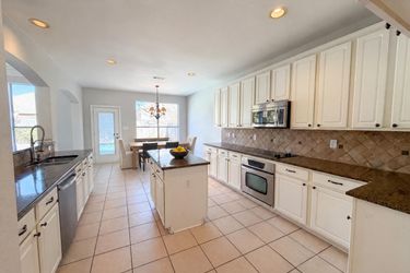 Photo 2 of 34 of 1412 Spring Ridge Ln, Flower Mound, TX