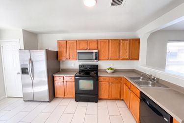 Photo 2 of 11 of 10914 Rivera Cv, San Antonio, TX