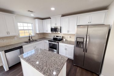 Photo 2 of 26 of 9833 Wardley Dr, Charlotte, NC