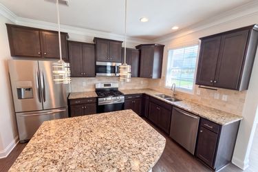 Photo 2 of 17 of 5015 Sea Cliff Ln, Lancaster, SC