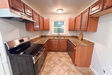 Photo 2 of 23 of 927 Greenlawn Dr, Columbia, SC