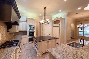 Photo 2 of 33 of 6113 Rock Dove Cir, Colleyville, TX