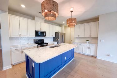 Photo 2 of 25 of 142 Lucca Dr, Summerville, SC