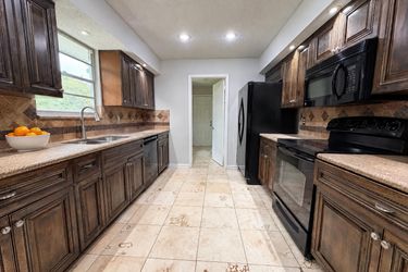 Photo 2 of 22 of 606 Gulfstream Trl S, Orange Park, FL