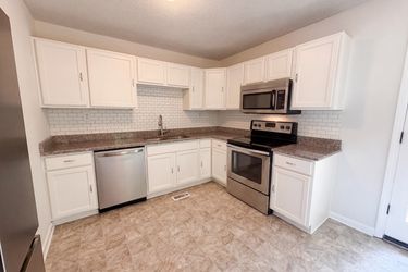 Photo 2 of 20 of 109 Harmon Hill Ct, Hopkins, SC