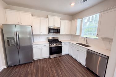 Photo 2 of 31 of 204 Socrates St, Lexington, SC