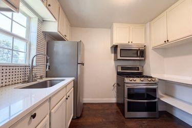 Photo 2 of 17 of 2832 Avenue I, Fort Worth, TX