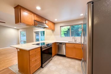 Photo 2 of 25 of 10401 NE 130th St, Kirkland, WA