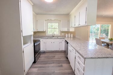 Photo 2 of 18 of 4305 Dawnwood Dr, Gastonia, NC