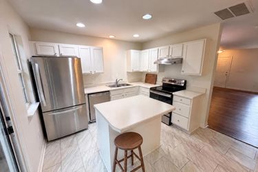 Photo 2 of 20 of 4165 Birch Leaf Ct, Charlotte, NC