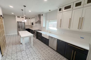 Photo 2 of 28 of 12825 Clifford Cir, Carmel, IN