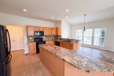 Photo 2 of 27 of 13306 Castlewellan Dr, Chester, VA
